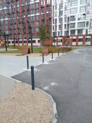 Тротуарный столбик «Тесла»