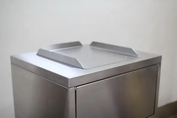 Мусорная урна Мега-3, 510х610х1310 мм, покраска по RAL, с емкостью 120 л