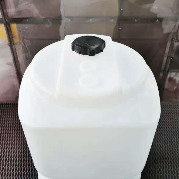 Емкость L 500л OIL белая