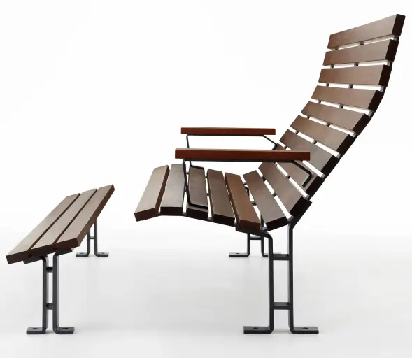 Скамейка стальная «Лакус» 2,0 м (с подставкой для ног)