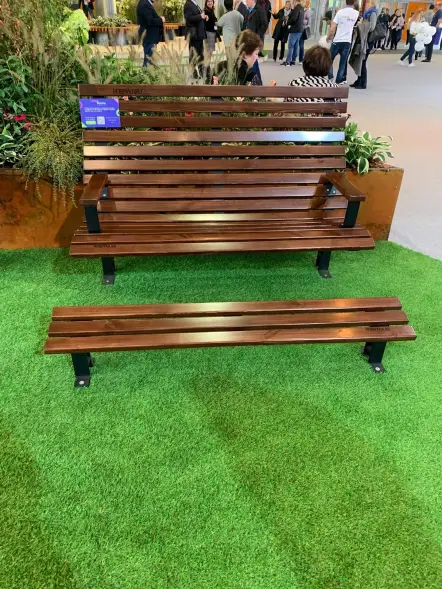 Скамейка стальная «Лакус» 2,0 м (с подставкой для ног)