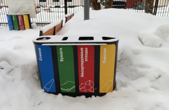 Урна для раздельного сбора мусора ПА044 Цвет: черный 9005, с наклейками