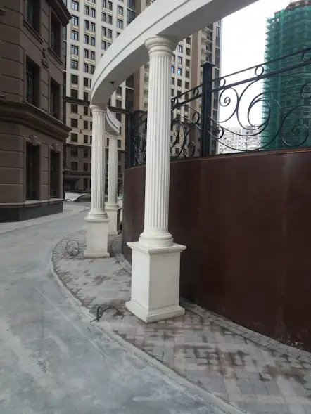 Полуротонда тип 7, 24 колонны, диаметр 20400 мм Высота: 3900 мм, с каннелюрами, с тумбой