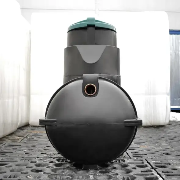 Емкость подземная U 1250 черный