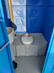 Туалетная кабина «Стандарт КК Люкс» с деревянным поддоном