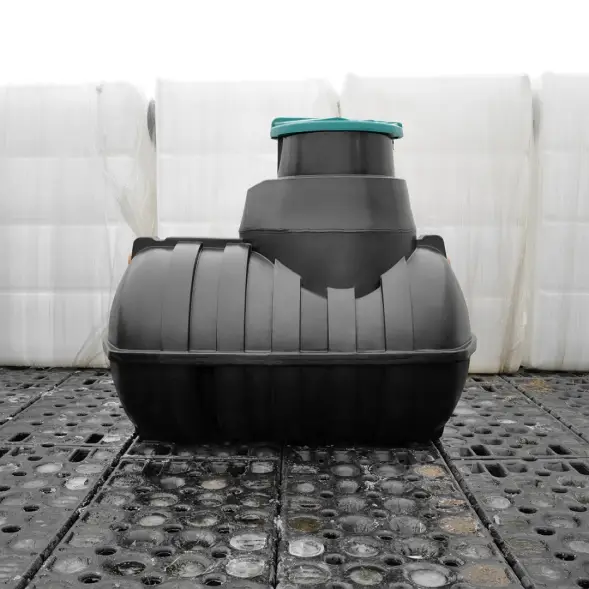 Емкость подземная U 2000 oil черный