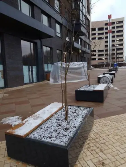 Цветочница с лавочкой «Испанский квартал»