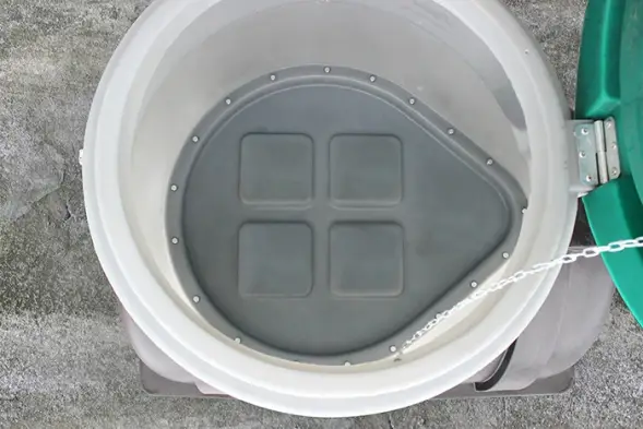 Емкость подземная U 3000 с выходом черный