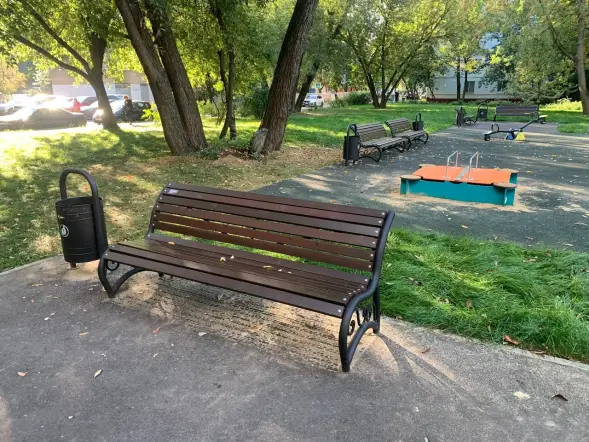 Скамейка стальная «Афина УНИ» 3,0 м (3 опоры)