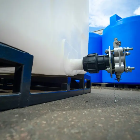 Емкость KR 4000л под плотность до 1.5 г/см3 белая в обрешетке (полный слив)