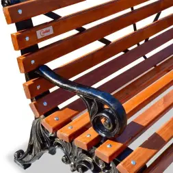 Скамейка чугунная «Белые ночи» с подлокотниками 3,0 м (3 опоры)