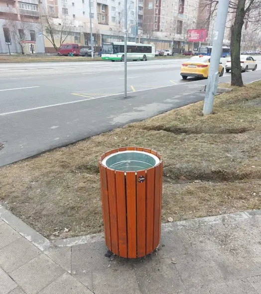 Урна «Парк М. Горького» На одной опоре