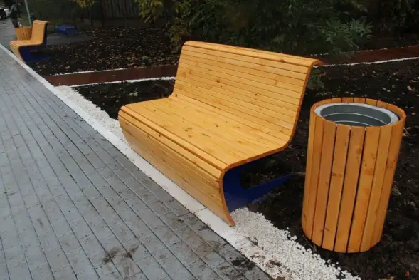 Урна «Парк М. Горького» На одной опоре