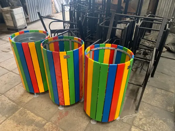 Урна «Парк М. Горького» На одной опоре