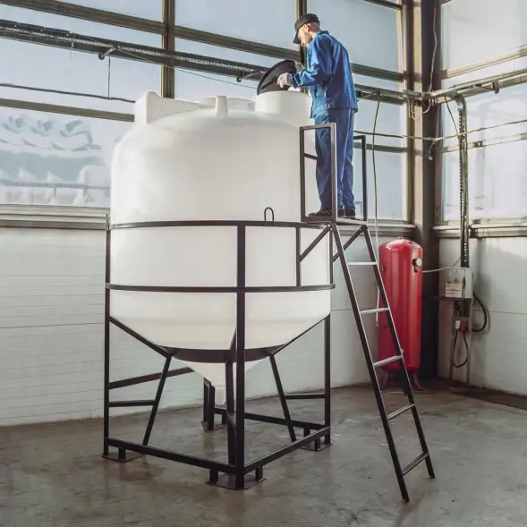 Емкость ЦКТ 5000л с патрубком 90мм белая