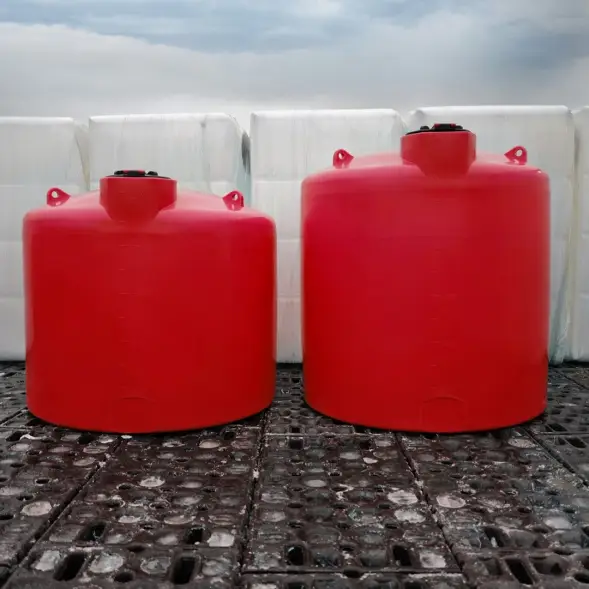 Емкость TRN 5000л КАС с откидной крышкой красная