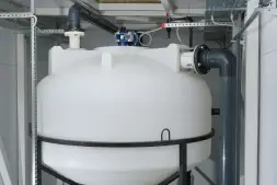 Емкость ЦКТ 3000 л с патрубком 90мм с фланцем под плотность до 1,5 г/см³ белая