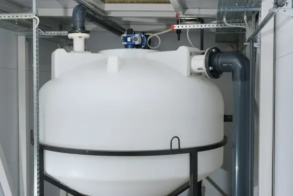 Емкость ЦКТ 3000 л с патрубком 90мм с фланцем под плотность до 1,5 г/см³ белая