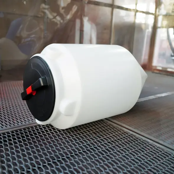 Емкость ФМ 120л белая в обрешетке