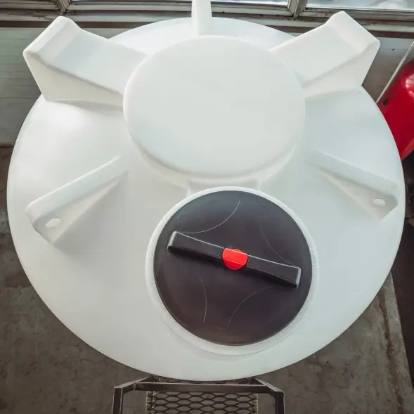 Емкость ЦКТ 5000 л с патрубком 110мм с фланцем под плотность до 1,2 г/см³ белая