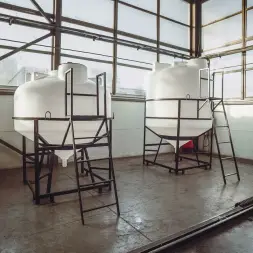 Емкость ЦКТ 5000 л с патрубком 90мм с фланцем под плотность до 1,2 г/см³ белая