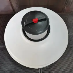 Емкость ФМ 500л белая в обрешетке