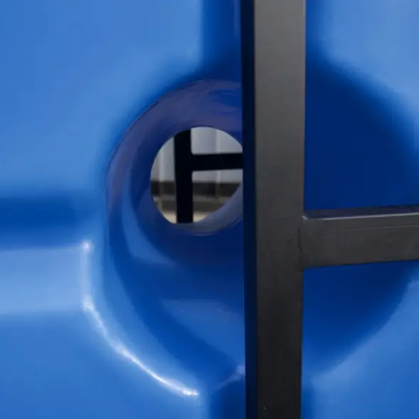 Емкость ST 2000л с патрубками 100мм под плотность до 1.5 г/см3 с откидной крышкой синяя в обрешетке